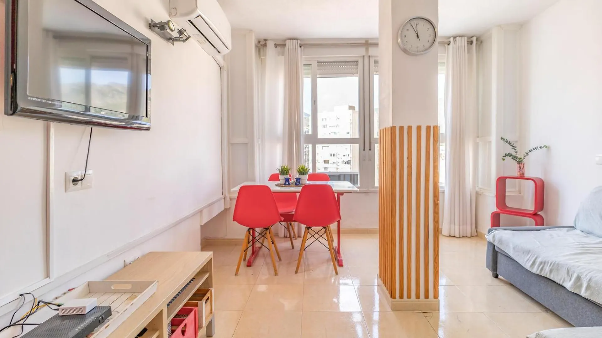 Gorgeous Apartment In トレモリノス
