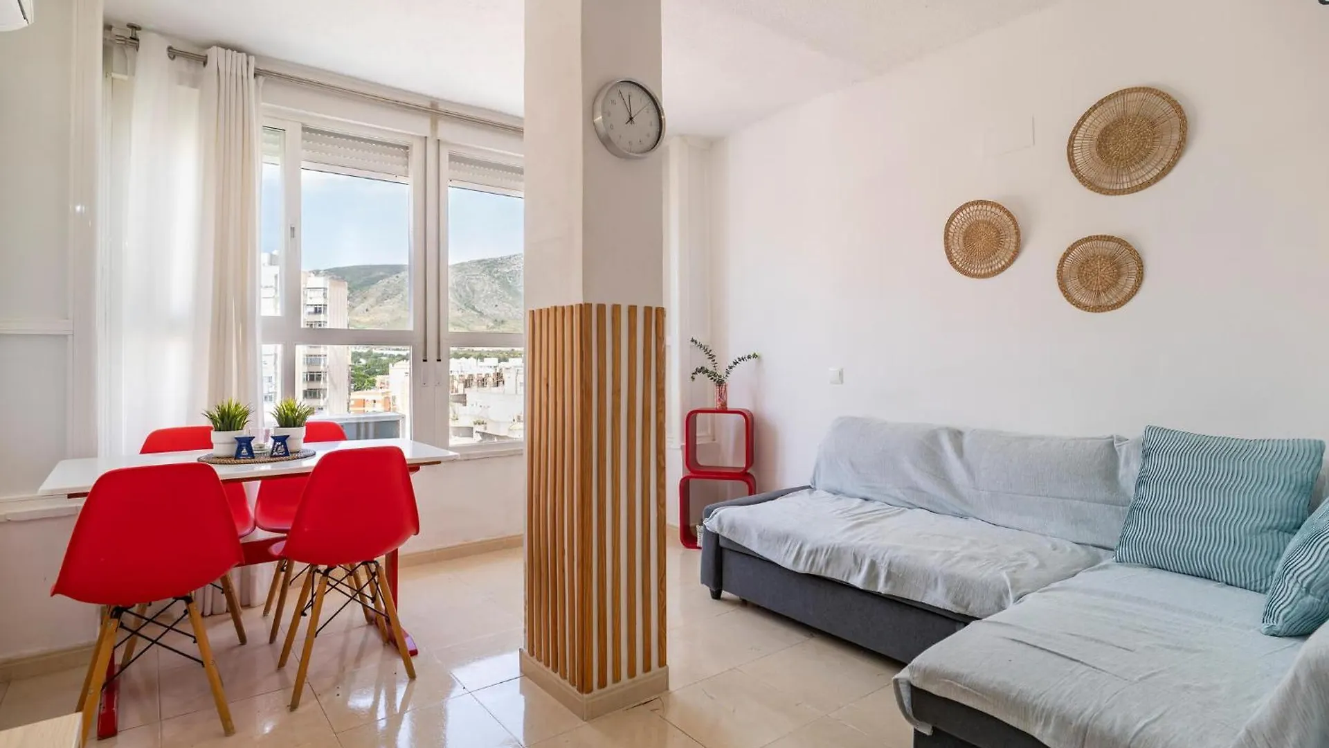 Gorgeous Apartment In トレモリノス